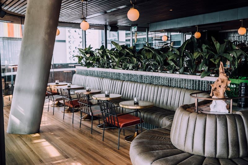 Smoke Bar