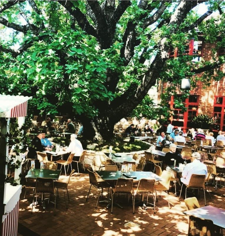 The Oaks Hotel